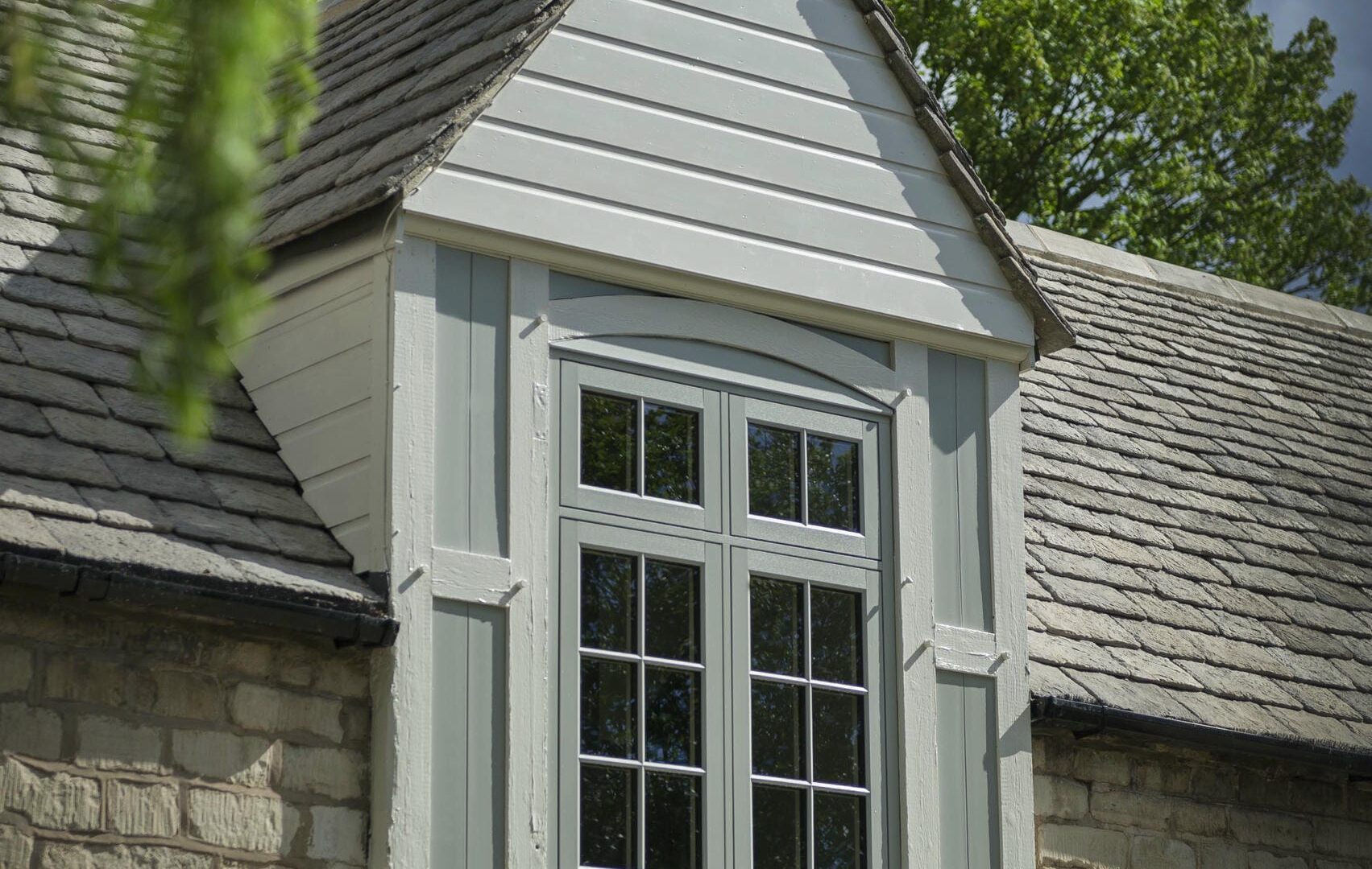 Residence 9 (R9) Window